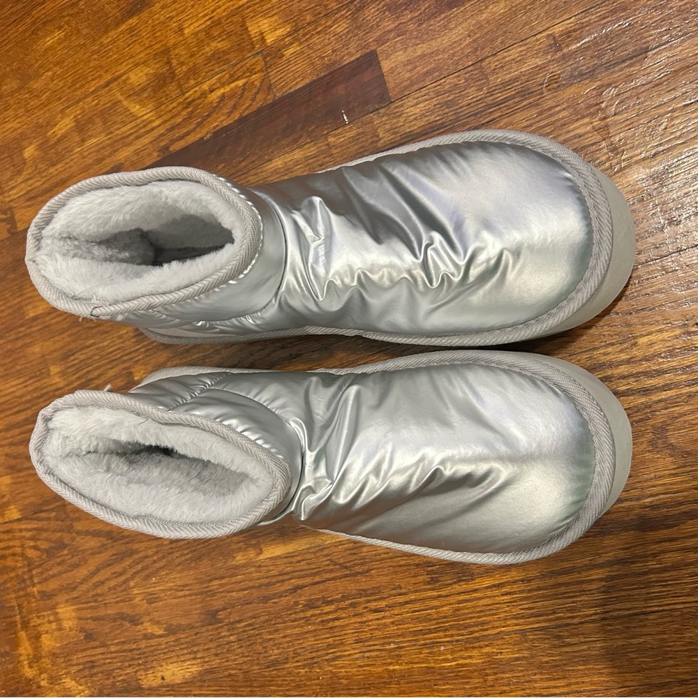 Steve Madden Metallic Silver Quilted Slip On Booties size 11/12 XL